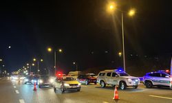 Kocaeli'de 3 otomobil çarpıştı; 12 yaralı