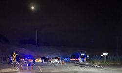 Kocaeli'de otomobil ile motosiklet çarpıştı; 1 ölü, 2 yaralı