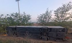 Konya'da yolcu otobüsü devrildi: 1 ölü, 10'u ağır 26 yaralı