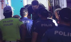 Koruma altına alınan çocuğu geri verilmeyince boğazına bıçak dayayıp, evini yaktı