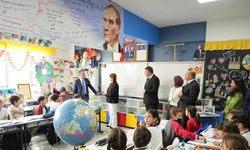 Minikler, kendi şiir kitabını çıkardı
