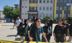 Okulda silahlı saldırıya uğrayan öğretmen öldü