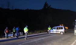 Otomobil ile hafif ticari araç çarpıştı: 1'i ağır 8 yaralı