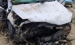 Otomobil menfeze çarptı: 1 ölü, 3 yaralı
