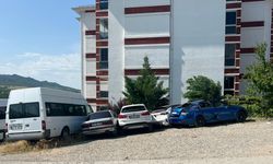 Park halindeyken hareket eden kamyon 5 araca çarptı