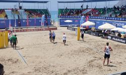 Plaj voleybolunun kalbi Alanya'da atıyor