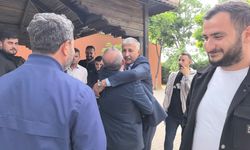 Seçimi kazanan muhtar, yakınlarıyla çiftetelli oynadı