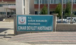 Tamir sırasında traktör ile römork arasında sıkışıp, öldü