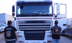 Ticaret Bakanlığı: Gaziantep-Şanlıurfa otoyolunda 23 bin 694 şişe kaçak içki ele geçirildi