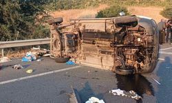 Uşak’ta hafif ticari araç devrildi: 1 ölü, 4 yaralı