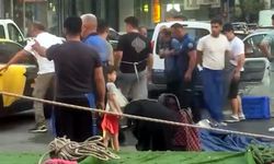 İstanbul - Avcılar’da pazarda başına demir direk düşen kişi yaralandı