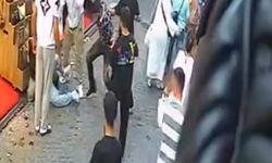 İstanbul - Fatih'te kavgada sopa ve yumruklar havada uçuştu