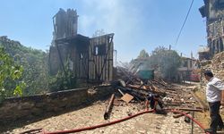 Safranbolu’da 2 katlı tarihi konak yandı
