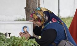 Şehit Bedirhan bebek ile annesi mezarı başında anıldı