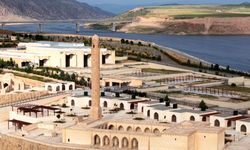 12 bin yıllık antik kent Hasankeyf'te tekne turuyla tarihsel yolculuk