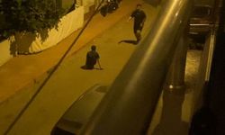 2 kişinin sokak ortasında darbedildiği anlar kamerada