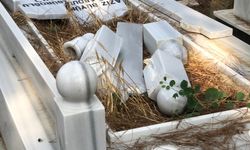 Adana'da 20 mezar taşı kırıldı