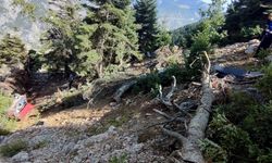 Adana'da otomobil uçuruma yuvarlandı: 2 ölü