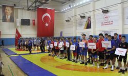 Anadolu Yıldızlar Ligi Türkiye Güreş Şampiyonası, Kula'da başladı
