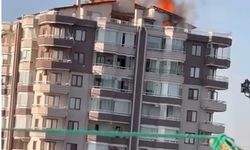 Ankara'da 12 katlı binadaki çatı yangını korkuttu (1)