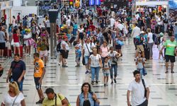 Antalya Havalimanı'nda uçak ve yolcu trafiği rekoru