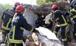 Antalya'da deprem tatbikatı gerçeğini aratmadı