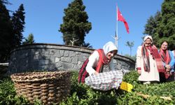 Bakan Göktaş Rize'de 63 yıllık evli Kanbur çiftine misafir oldu