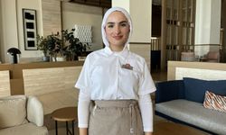 Bakan Göktaş'tan babasının YKS çıkışında çiçekle karşıladığı Çimen'e tebrik telefonu