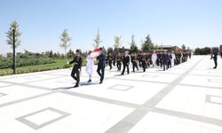 Bakan Güler, Devlet Mezarlığı'nı ziyaret etti