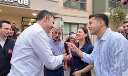Bakan Kurum, depremzede aileyi ziyaret etti
