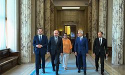 Bakan Uraloğlu, Romanya Başbakanı Bolojan ile bir araya geldi