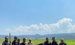 Bataklığa saplanan 2 katır ile sahibini itfaiye ve jandarma kurtardı