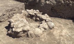 Beçin Kalesi'nde 3 bin yıllık kremasyon mezarlar bulundu