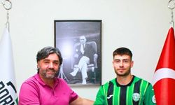 Bornova 1877'den sol bek transferi