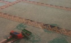 Camide yangın tüpünü birbirinin üzerine sıktılar; o anlar kamerada