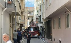 Çanakkale'de 4 katlı binanın çatısında yangın