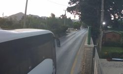Çöp konteynerine çarpan motosikletin sürücüsü öldü; kaza kamerada