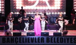 Demet Akalın, Bahçelievler'de sahne aldı