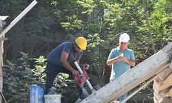 Depremde yıkılan binanın sahibi ile müteahhidi adliyede