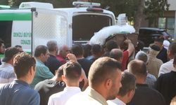 Doğum günü kutlaması dönüşü kazada ölen nişanlı çift toprağa verildi