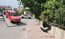 Ehliyetsiz sürücü kaçtı, otomobili durdurmak isteyen polis yaralandı