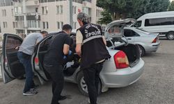 Evinin önünde pompalı tüfekle vuruldu
