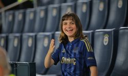 Fenerbahçe taraftarı Benfica maçı için tribünlerdeki yerini aldı
