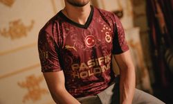 Galatasaray’ın alternatif forması taraftarların beğenisine sunuldu