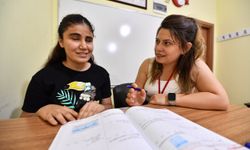Görme engelli Nazalin hayalindeki üniversiteye yerleşti