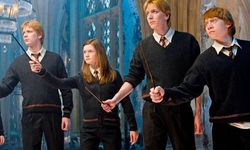 Harry Potter dizisinden Weasley kardeşlerin ilk kareleri paylaşıldı