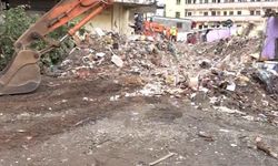 Hindistan'da bina çöktü: 17 ölü
