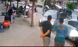 İş makinesinin 5 otomobil ve 2 yayaya çarptığı kaza kamerada