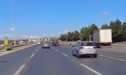 İstanbul - Arnavutköy'de kaza sonrası yola savrulan motosiklet sürücüsü, başka araçların altında kalmaktan son anda kurtuldu
