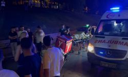 İstanbul - Bayrampaşa'da hafif ticari araç emniyet şeridinde duran kamyonete çarptı: 1'i ağır 3 yaralı